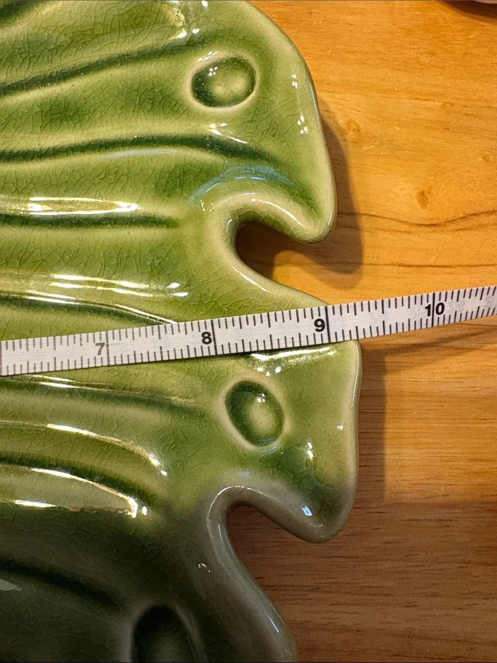 Leaf-Shaped Ceramic Serving Platter in Green - Home Dining Serveware
